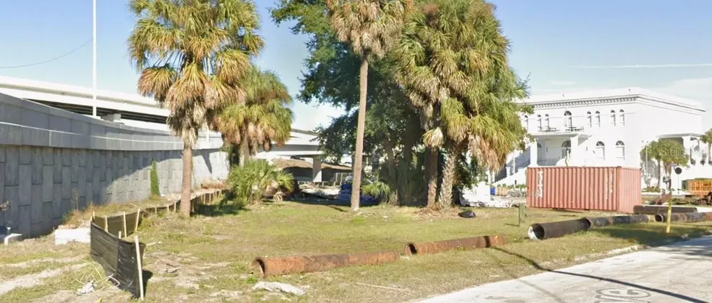 702 E Ross Avenue Tampa FL 33602