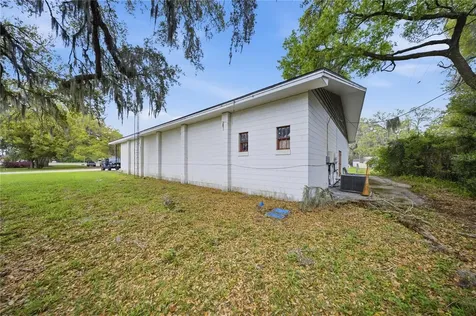 120 N Main Street Bushnell FL 33513