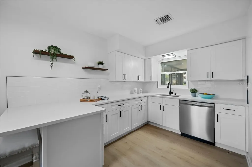 1100 81st Avenue N St Petersburg FL 33702