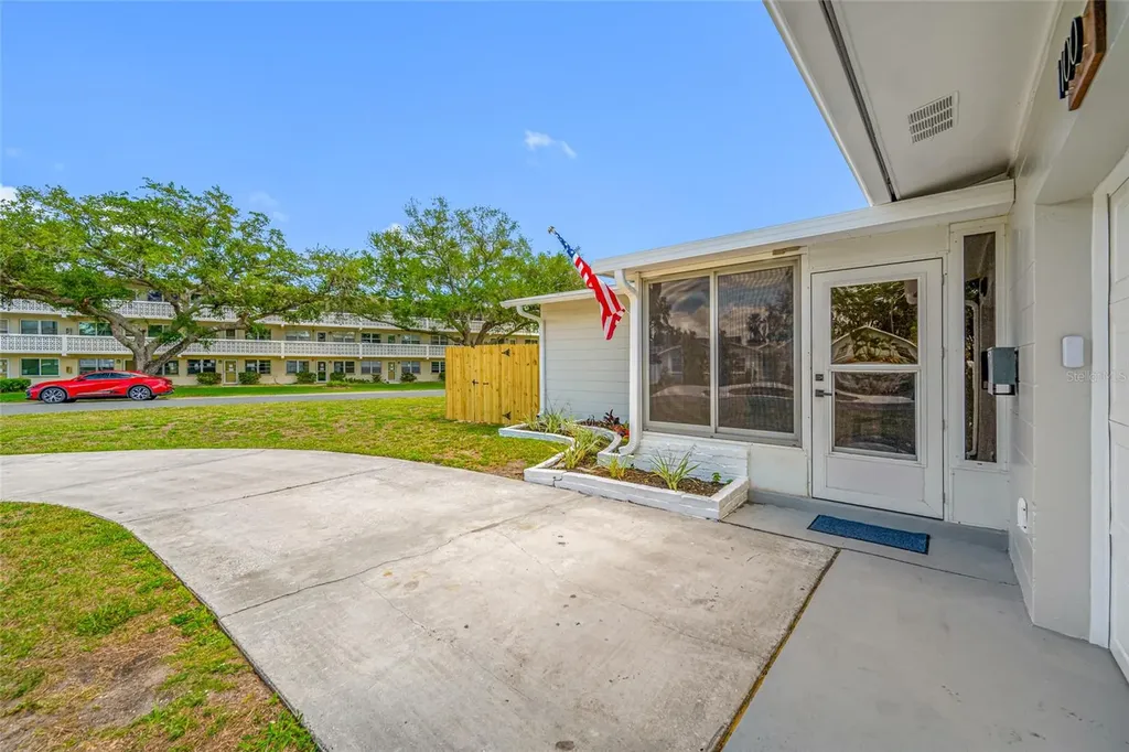 1100 81st Avenue N St Petersburg FL 33702