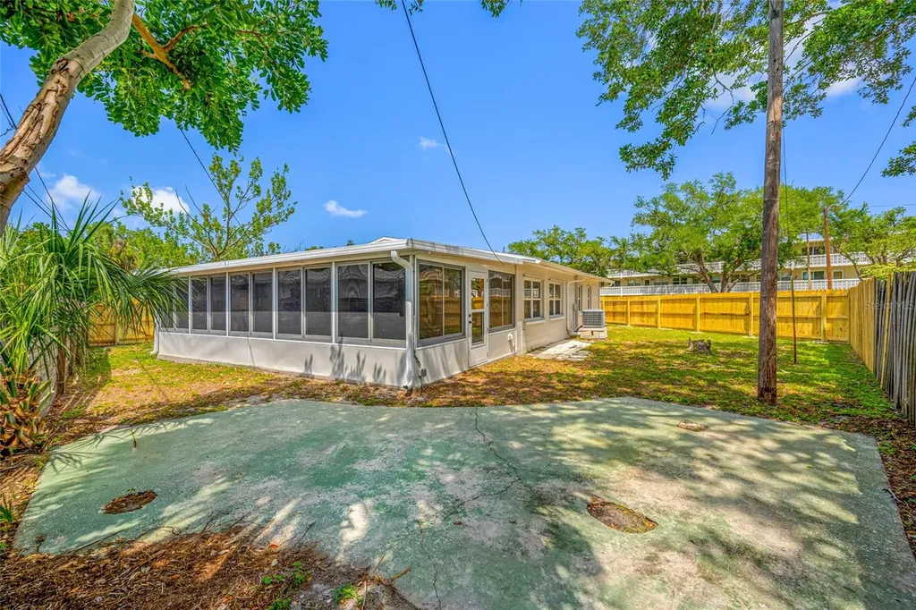 1100 81st Avenue N St Petersburg FL 33702