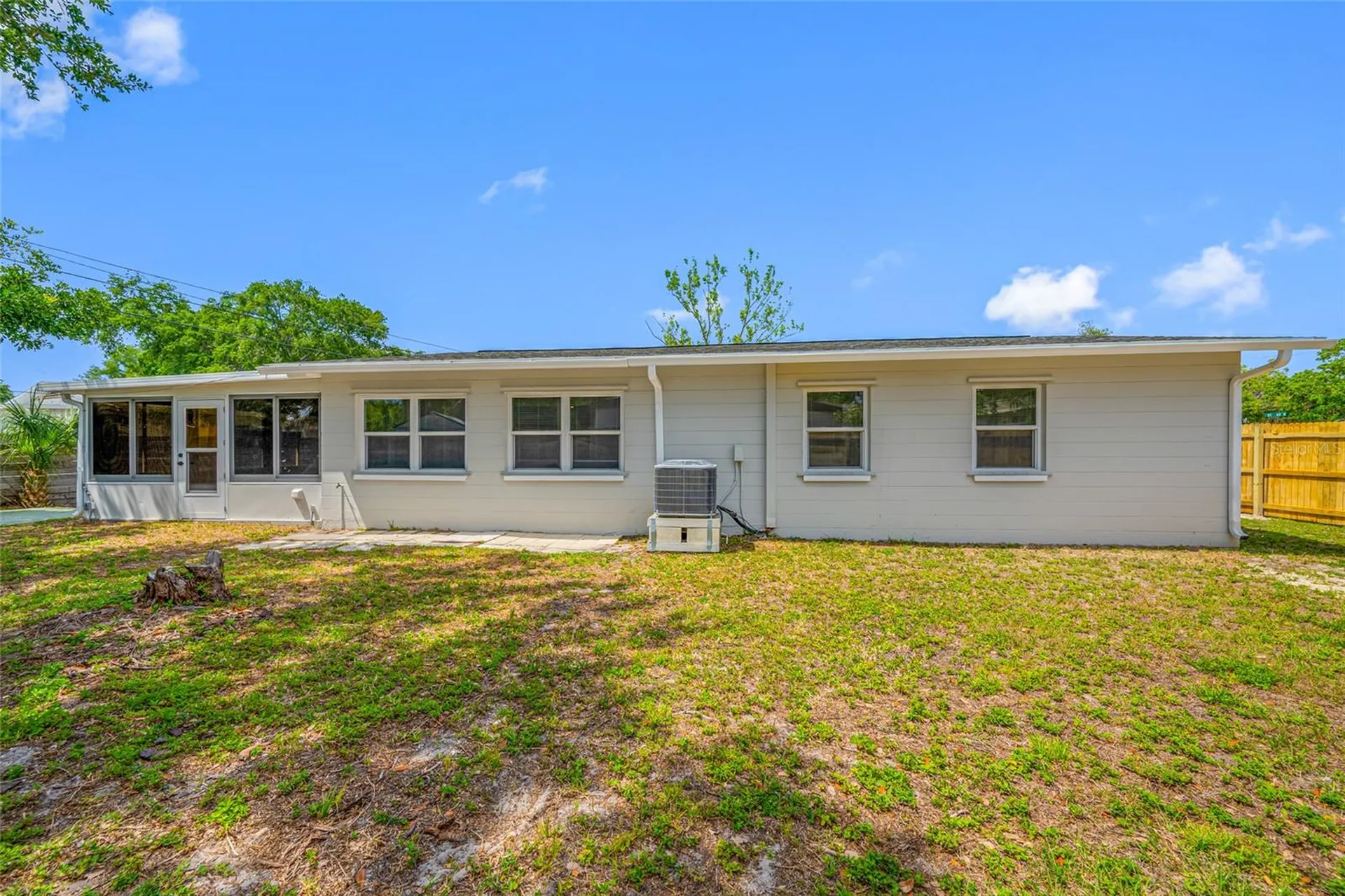 1100 81st Avenue N St Petersburg FL 33702