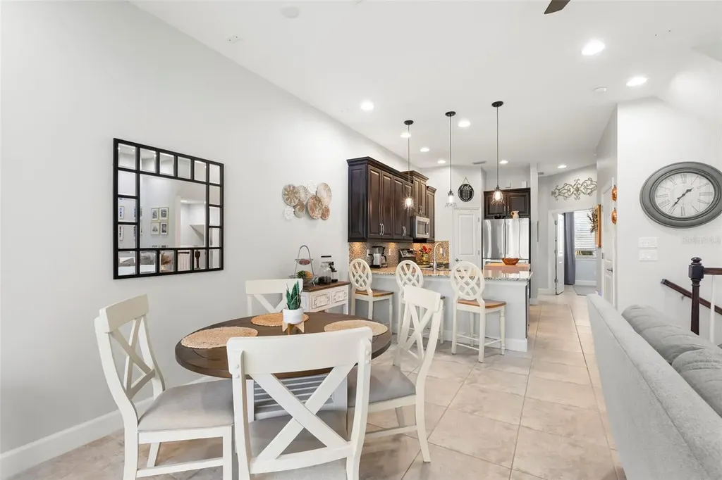 5918 Anchorage Way S St Petersburg FL 33712
