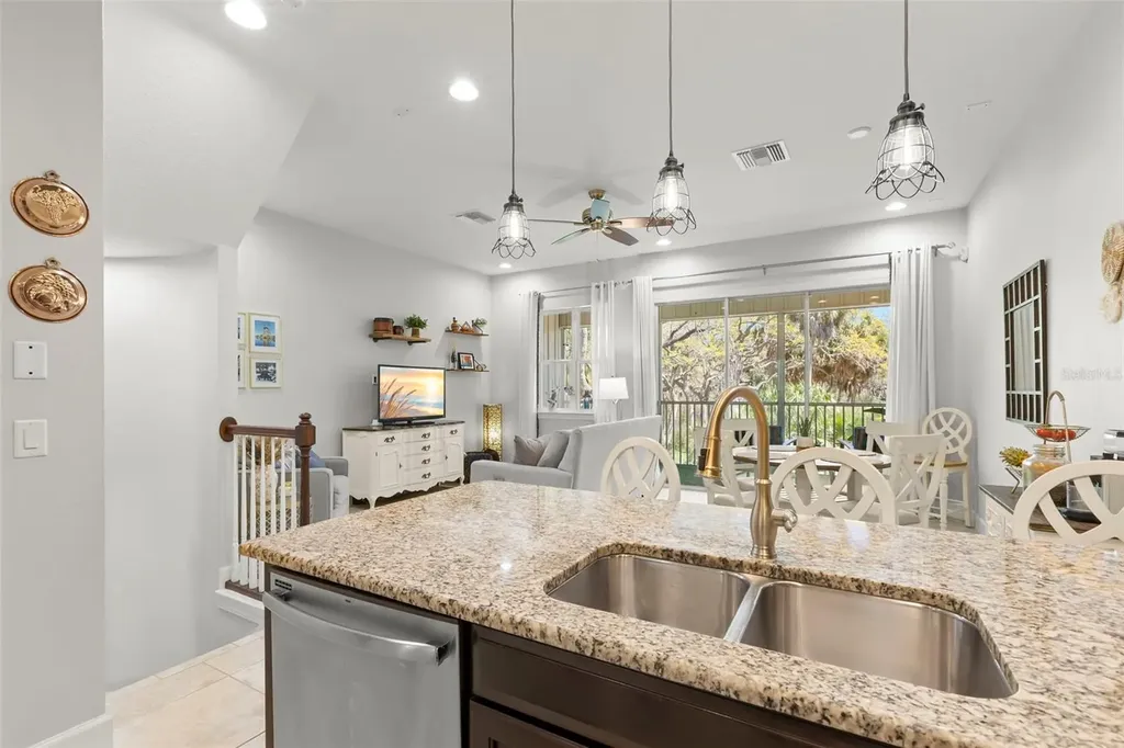 5918 Anchorage Way S St Petersburg FL 33712