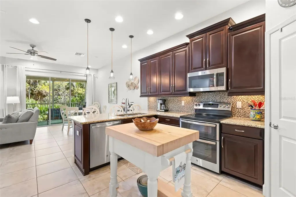 5918 Anchorage Way S St Petersburg FL 33712