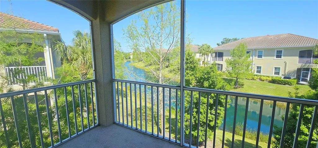 8363 Enclave Way Sarasota FL 34243