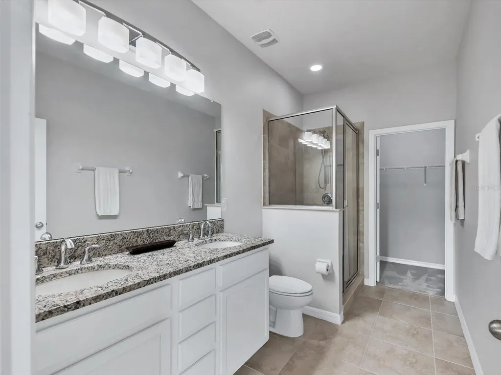 8363 Enclave Way Sarasota FL 34243