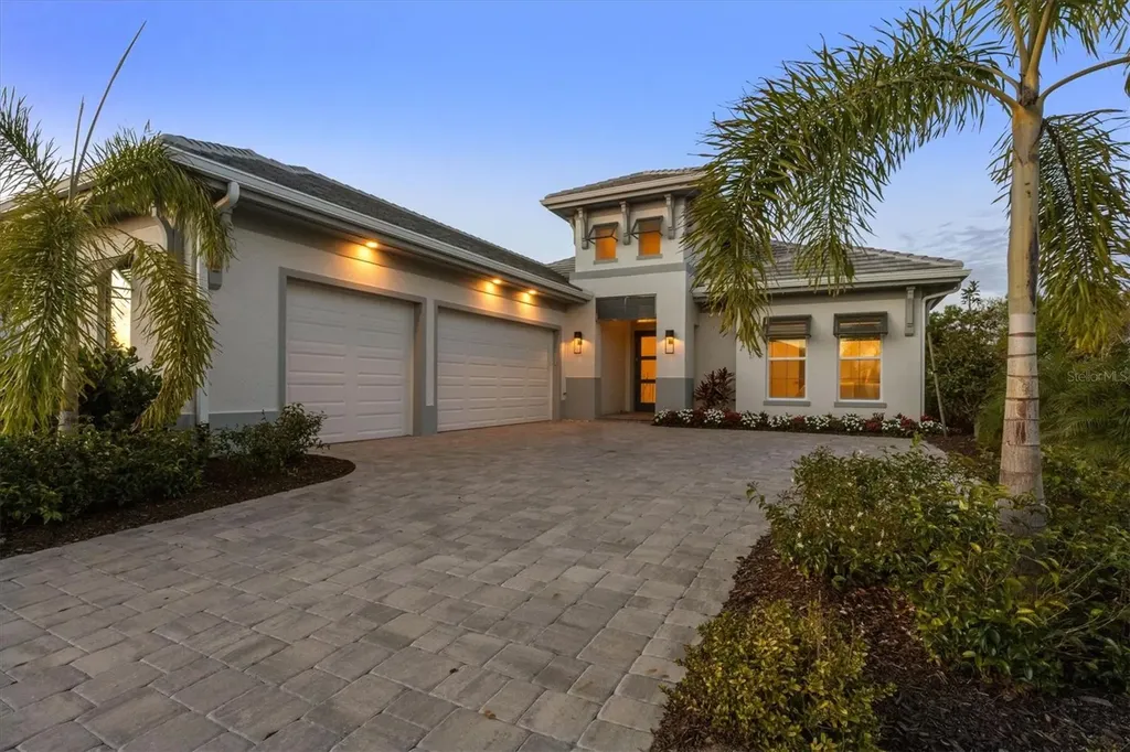 8352 Sea Glass Court Sarasota FL 34240