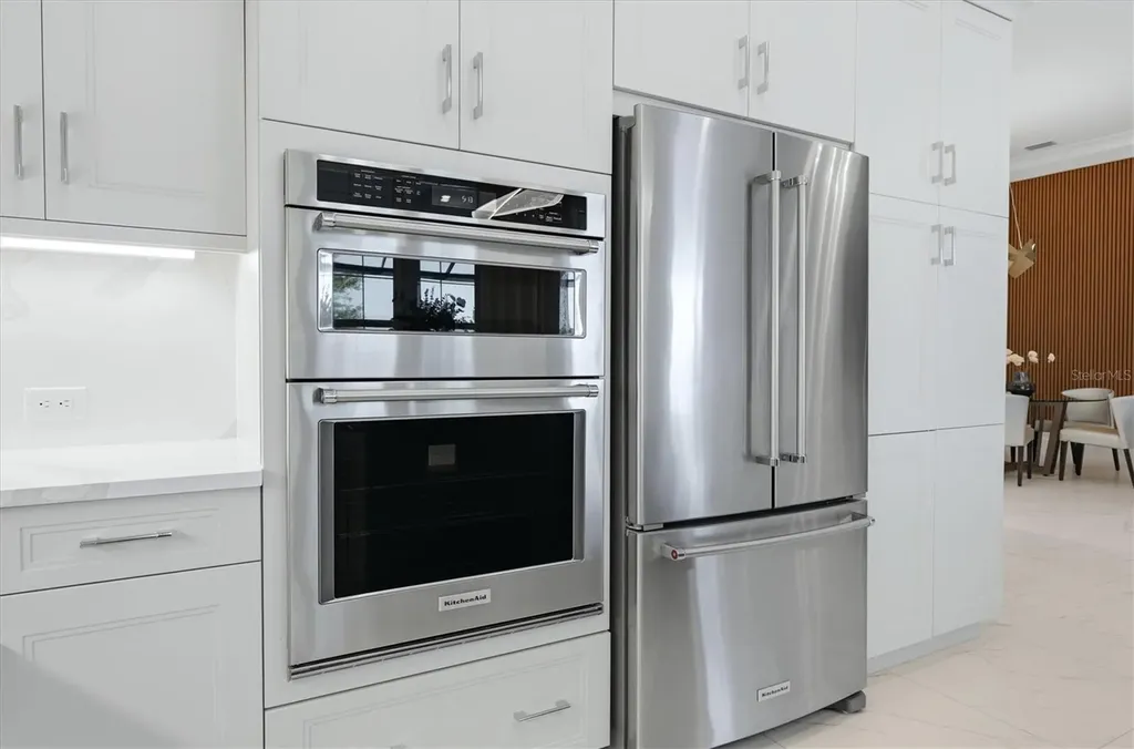 8352 Sea Glass Court Sarasota FL 34240