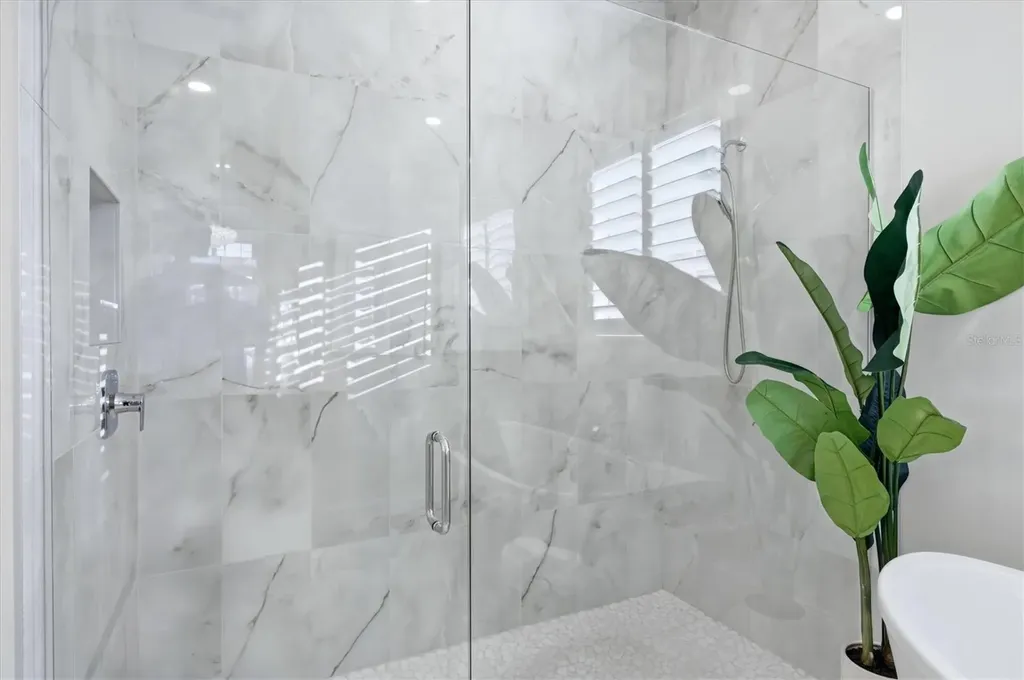 8352 Sea Glass Court Sarasota FL 34240