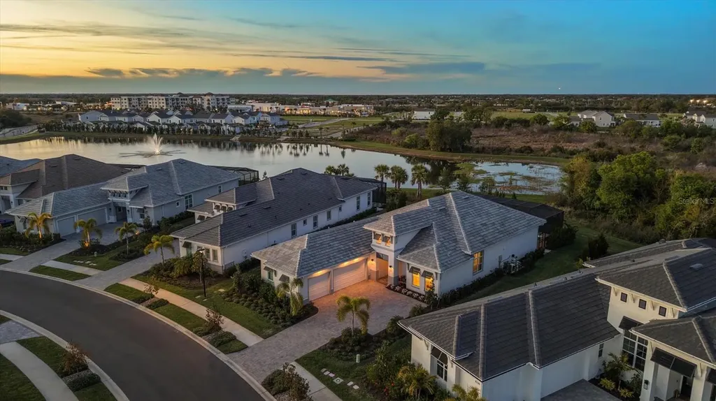 8352 Sea Glass Court Sarasota FL 34240