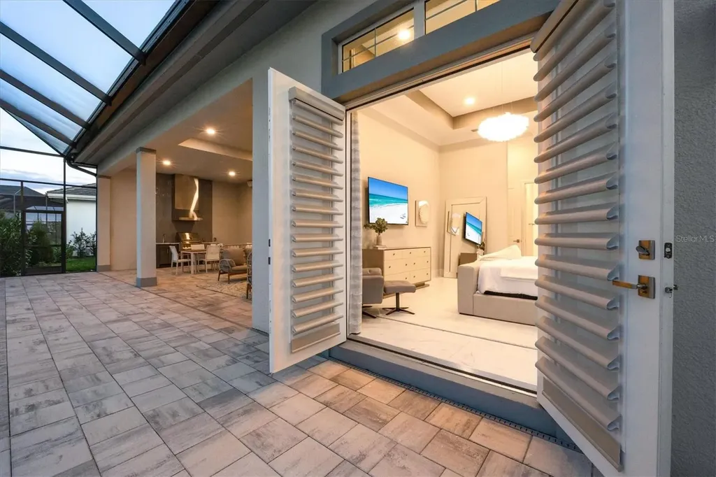 8352 Sea Glass Court Sarasota FL 34240