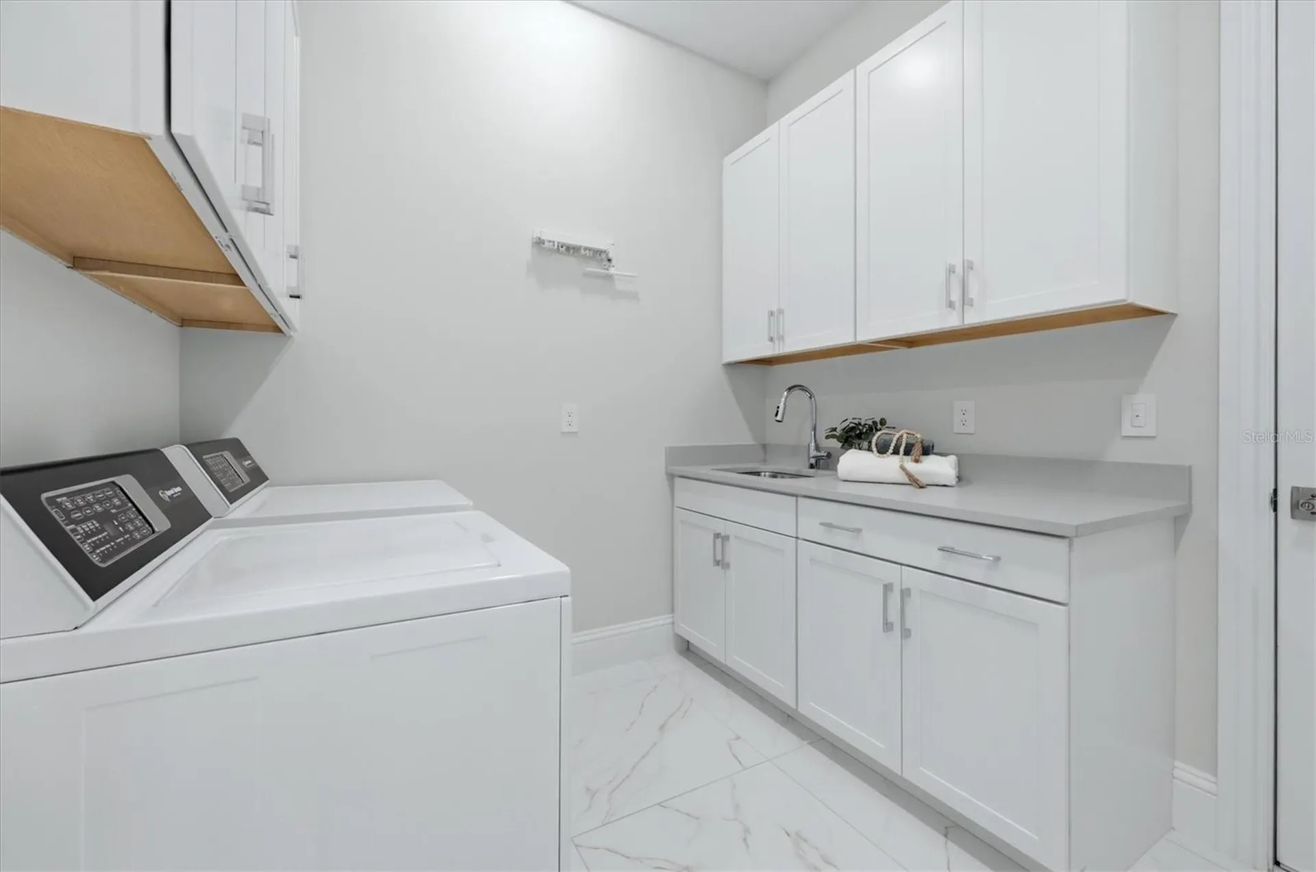 8352 Sea Glass Court Sarasota FL 34240