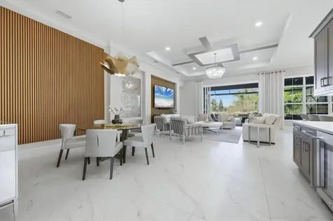 8352 Sea Glass Court Sarasota FL 34240