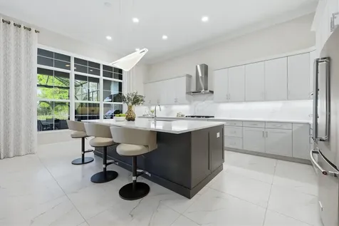 8352 Sea Glass Court Sarasota FL 34240