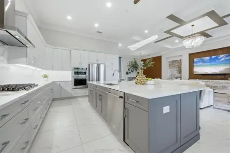 8352 Sea Glass Court Sarasota FL 34240