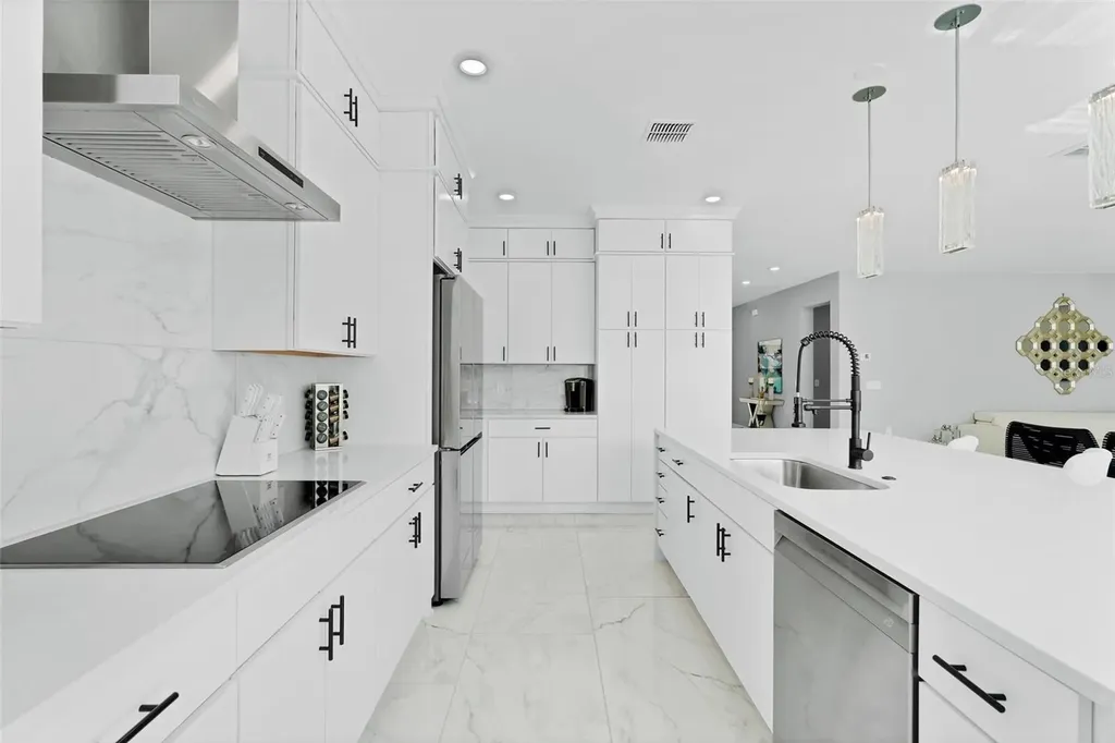 1805 S Fern Creek Avenue Orlando FL 32806
