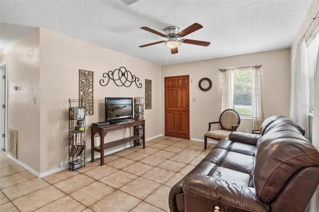 501 Poinsettia Avenue Fruitland Park FL 34731