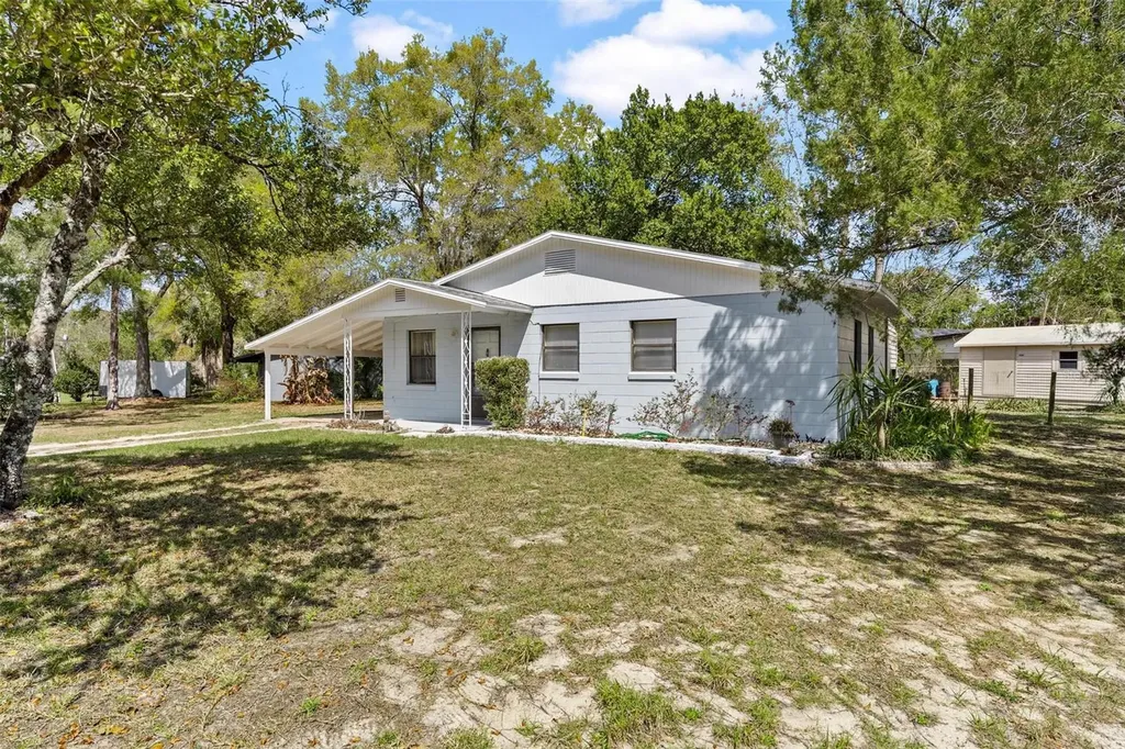 501 Poinsettia Avenue Fruitland Park FL 34731