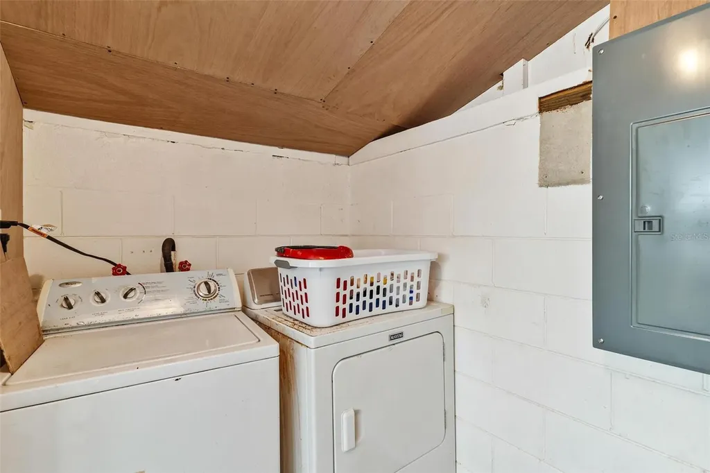 501 Poinsettia Avenue Fruitland Park FL 34731