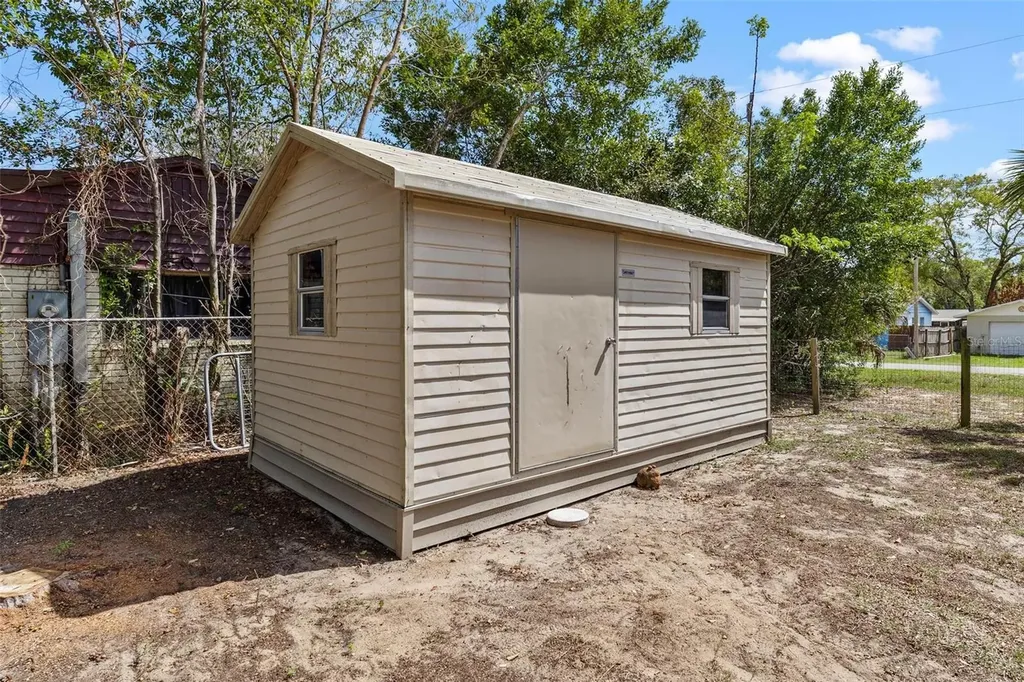 501 Poinsettia Avenue Fruitland Park FL 34731