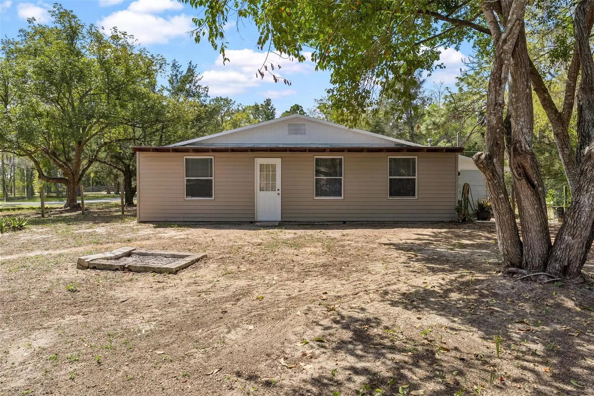 501 Poinsettia Avenue Fruitland Park FL 34731