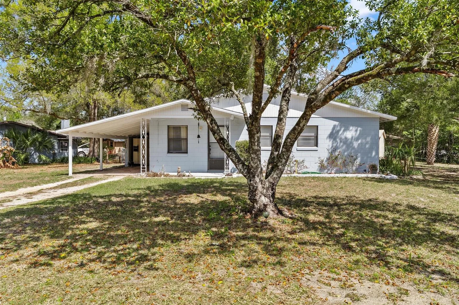 501 Poinsettia Avenue Fruitland Park FL 34731