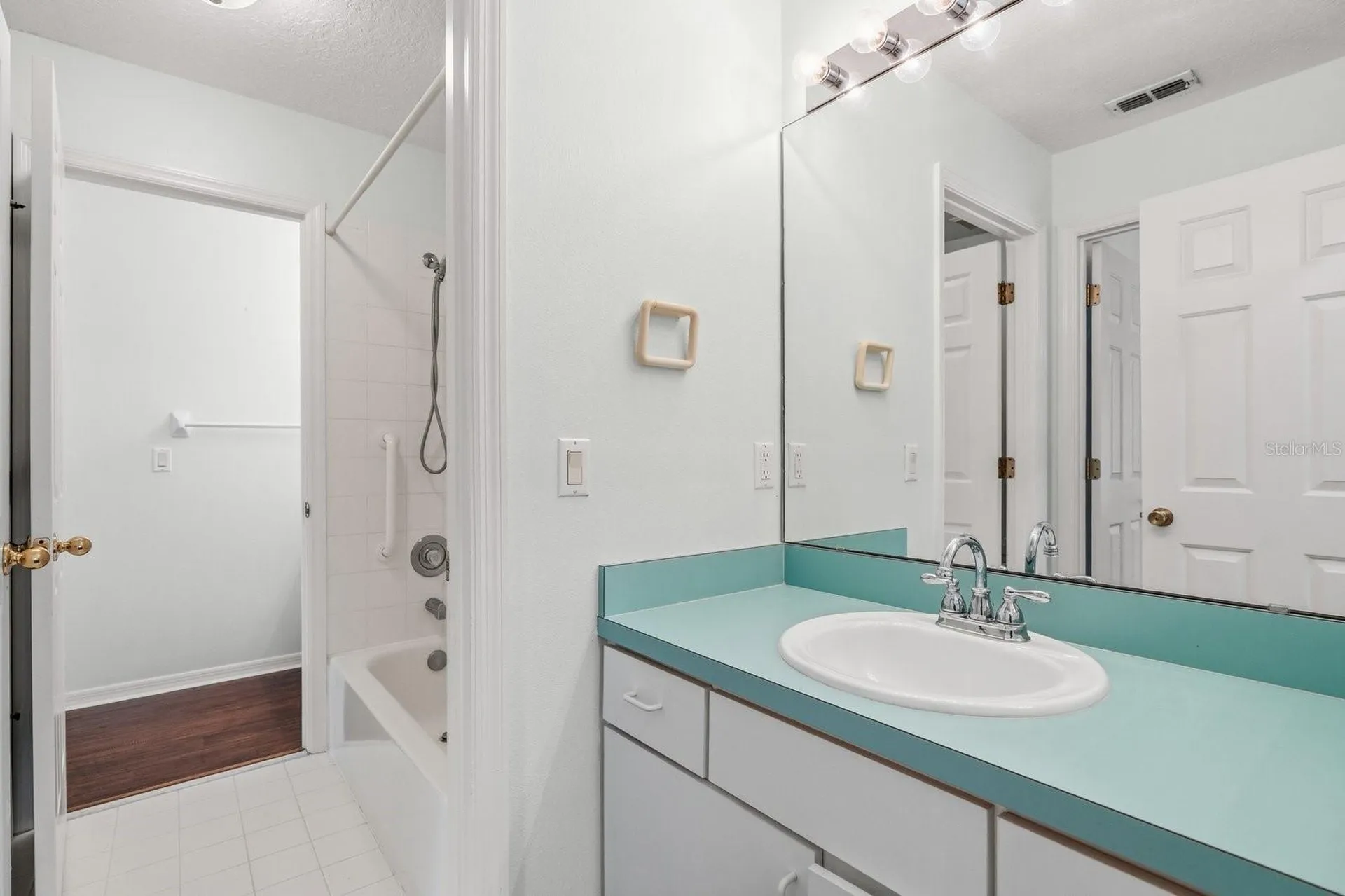 10116 Facet Court Orlando FL 32836
