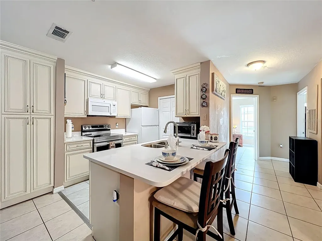 5471 Vineland Road Orlando FL 32811