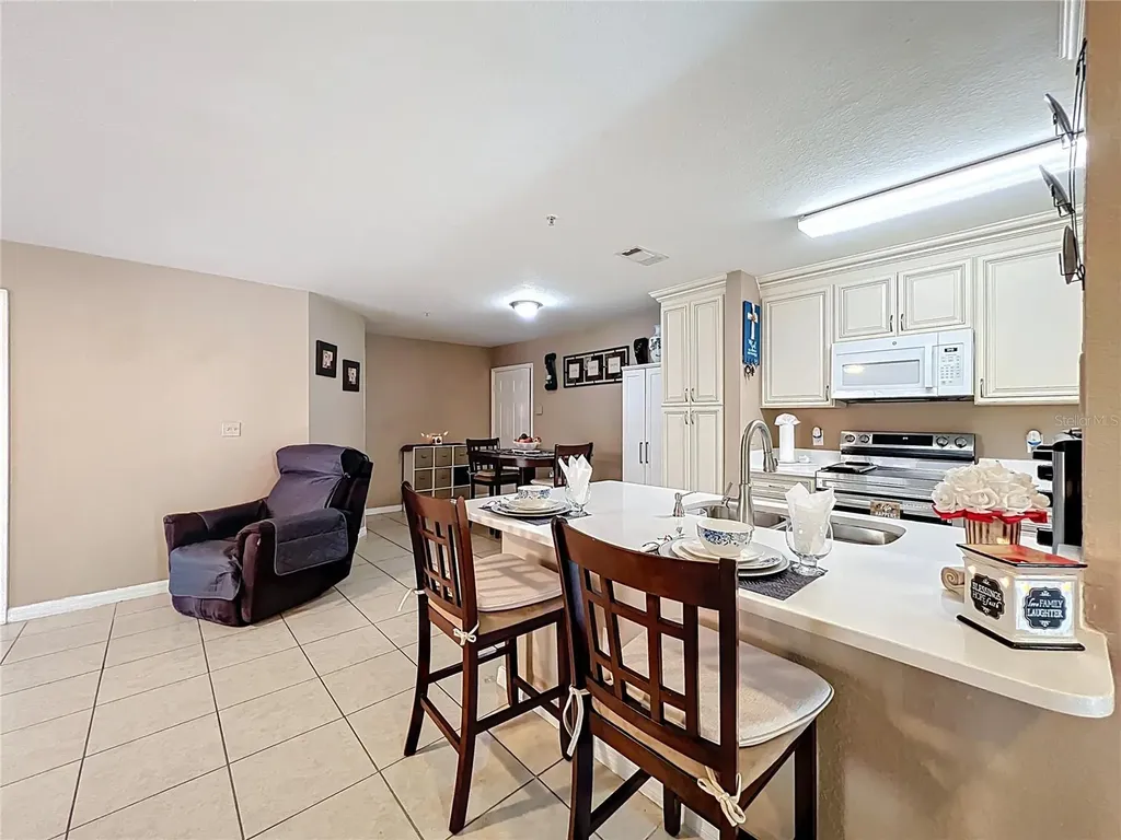 5471 Vineland Road Orlando FL 32811