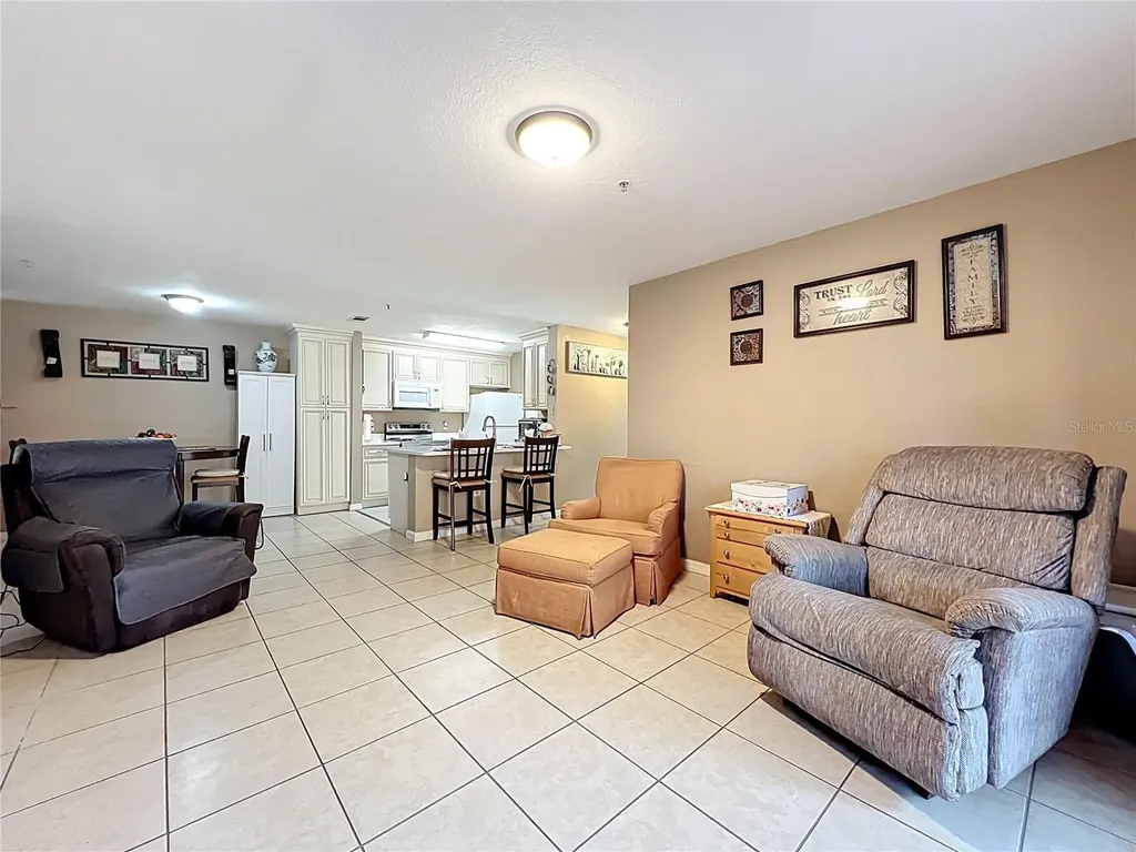 5471 Vineland Road Orlando FL 32811