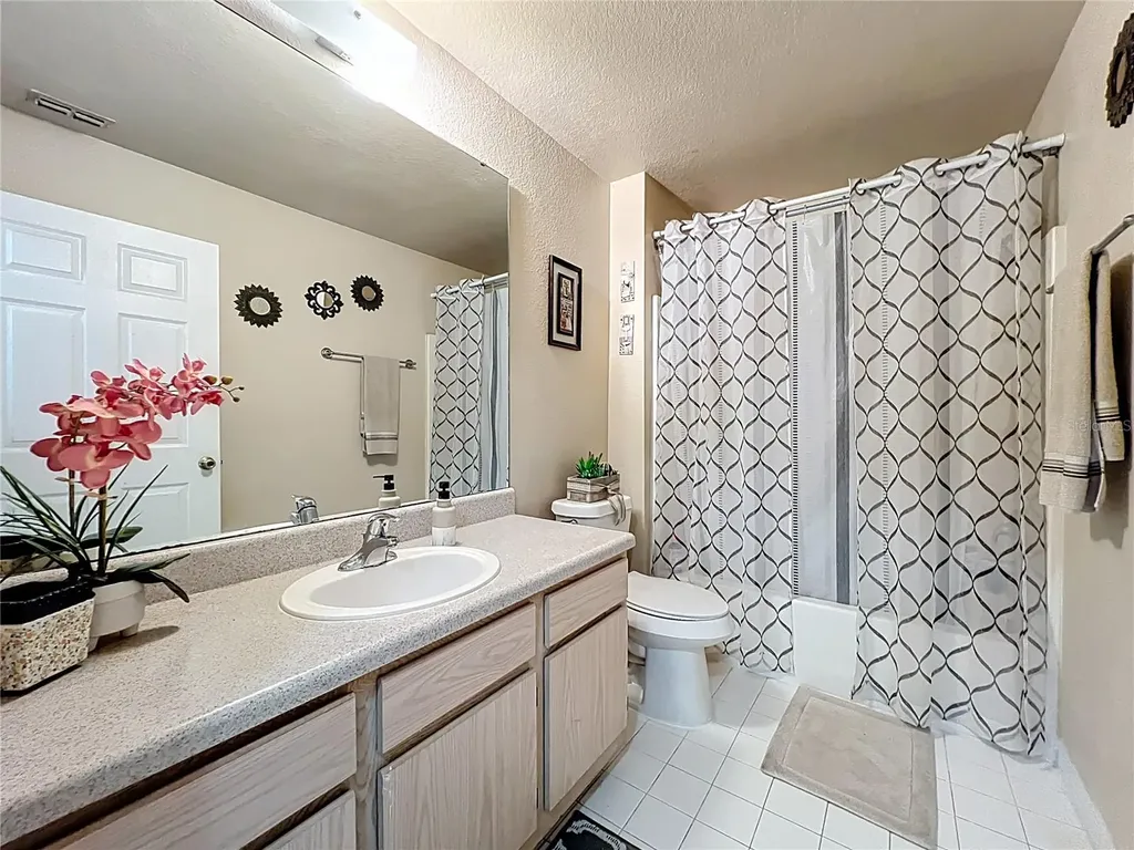 5471 Vineland Road Orlando FL 32811