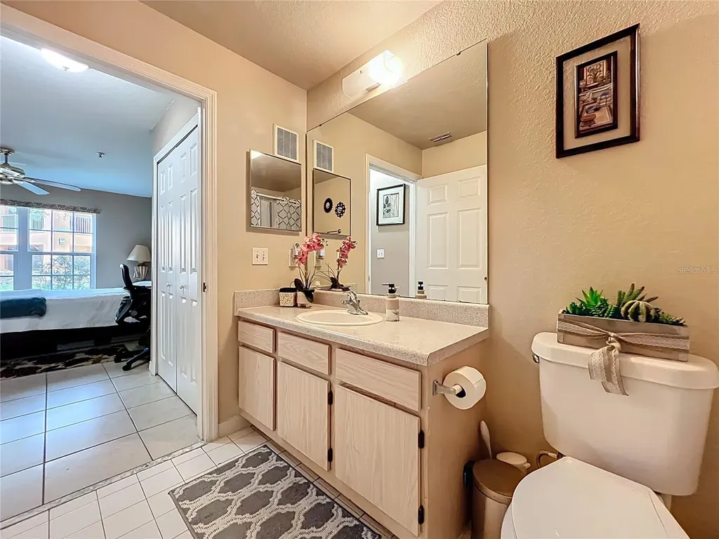 5471 Vineland Road Orlando FL 32811