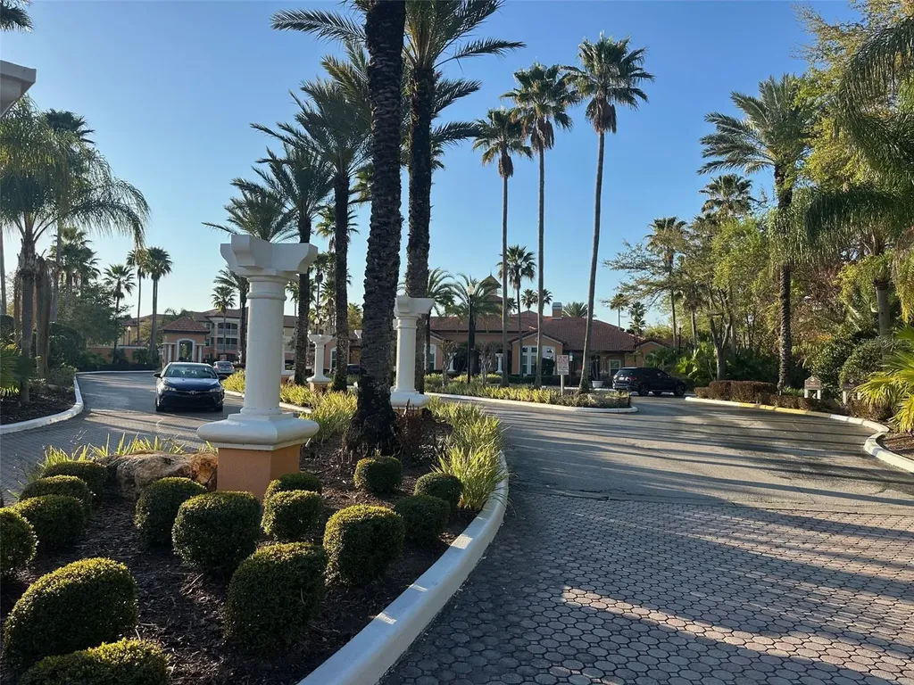 5471 Vineland Road Orlando FL 32811