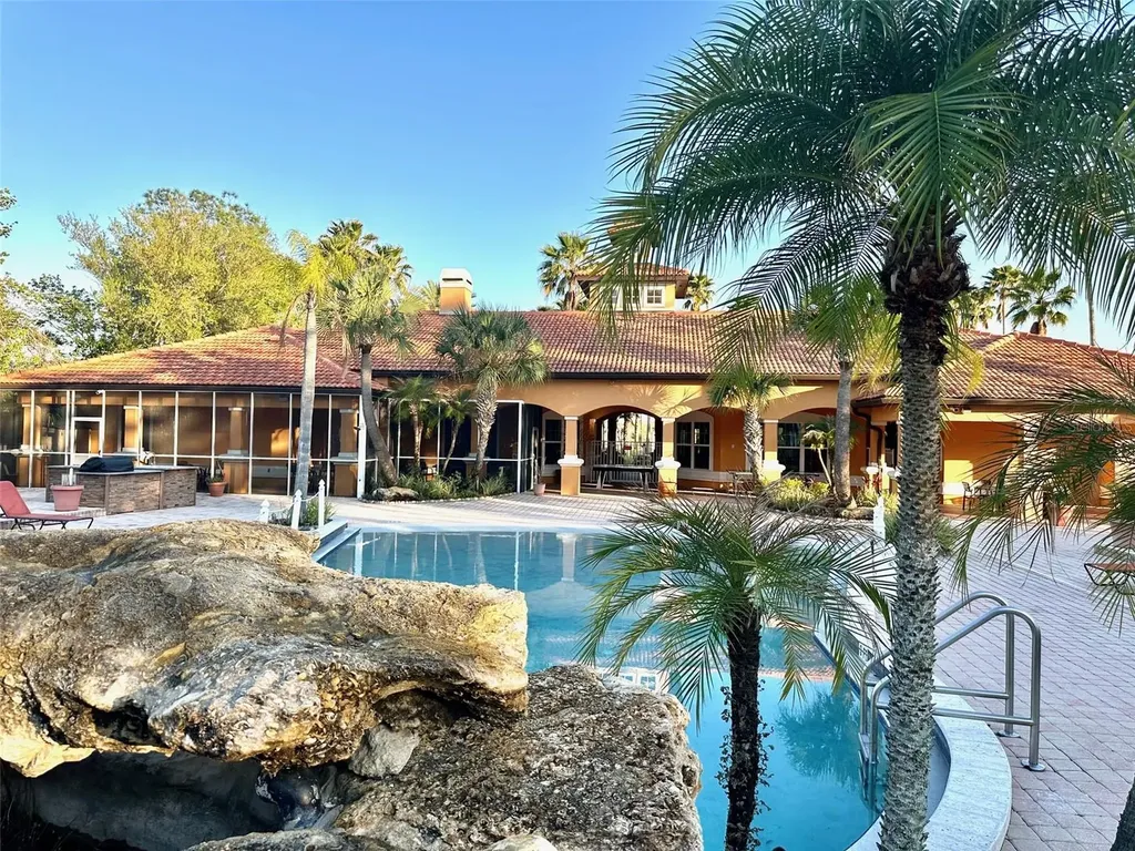5471 Vineland Road Orlando FL 32811