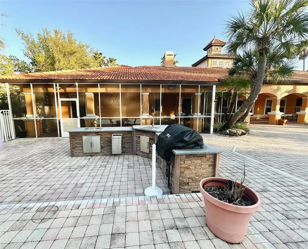5471 Vineland Road Orlando FL 32811