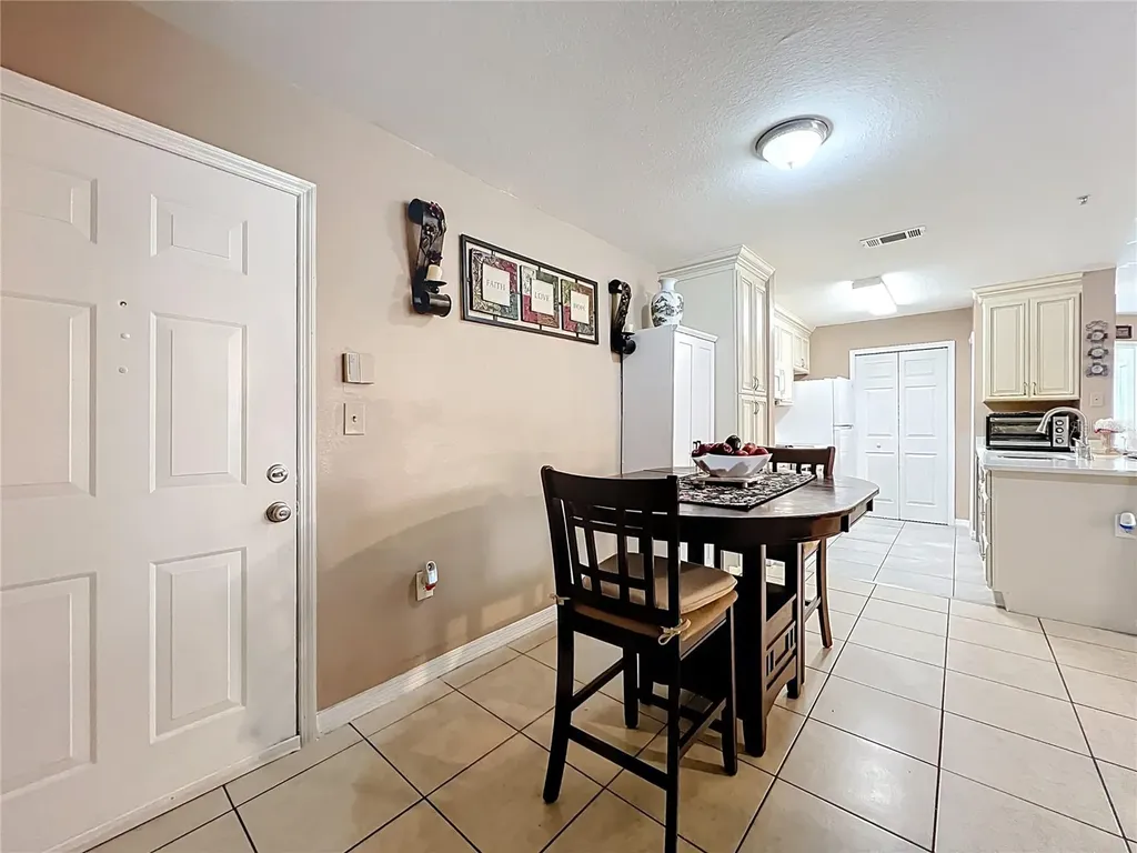 5471 Vineland Road Orlando FL 32811