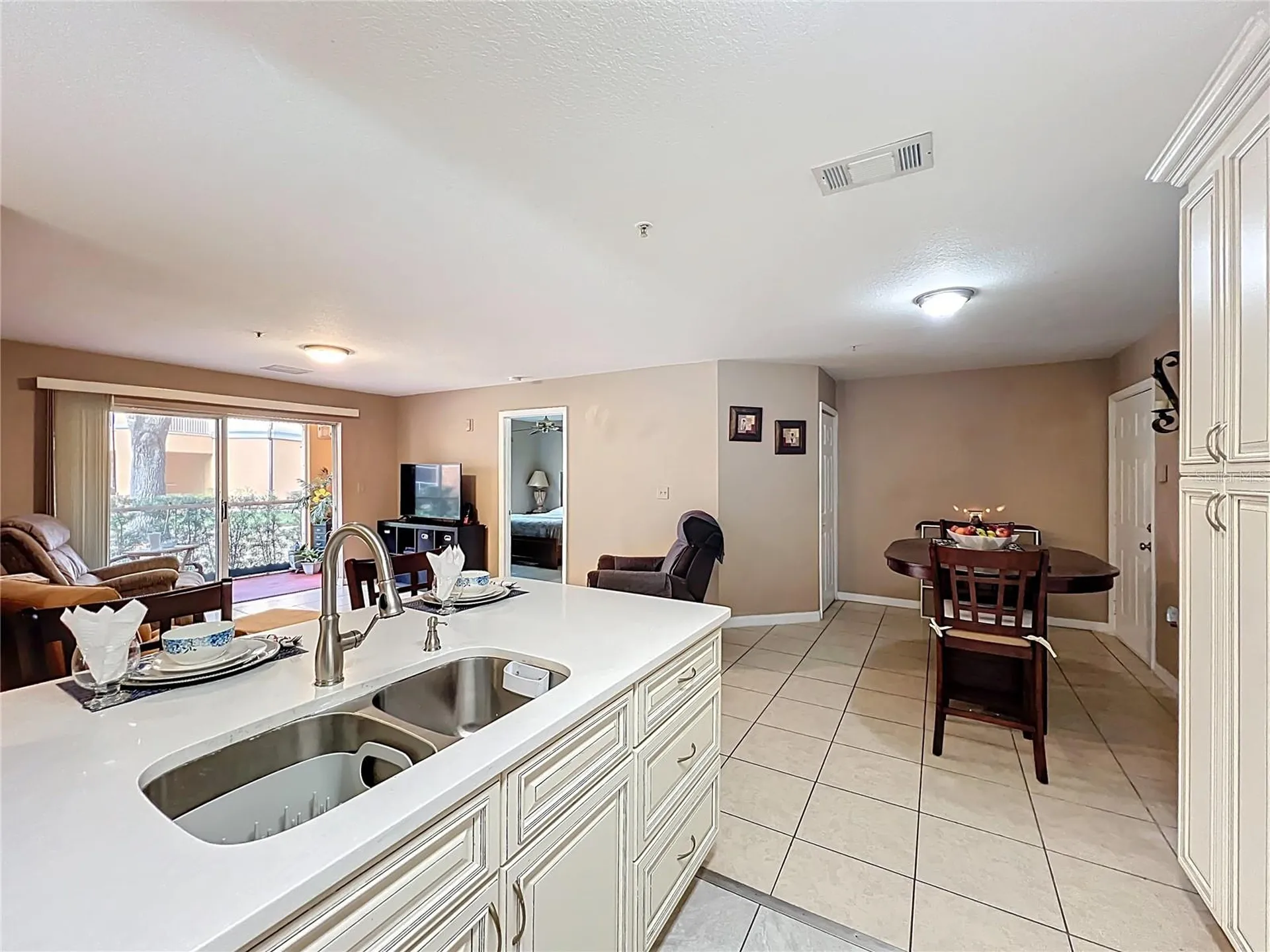 5471 Vineland Road Orlando FL 32811
