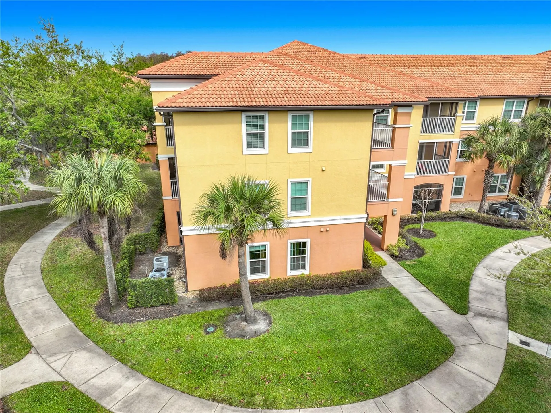 5471 Vineland Road Orlando FL 32811