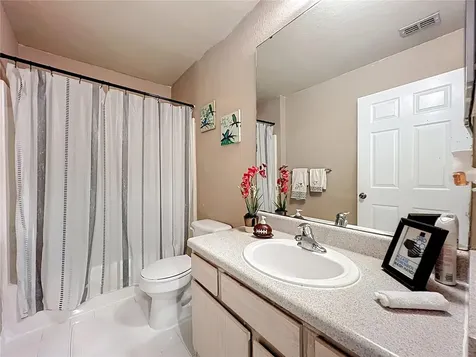5471 Vineland Road Orlando FL 32811