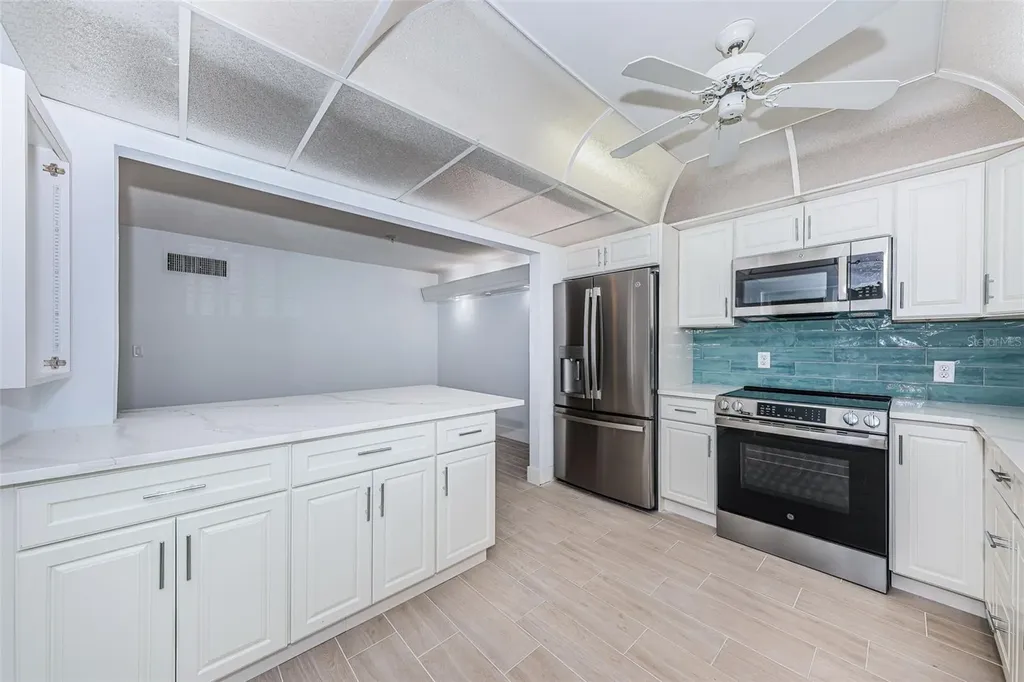 4700 Cove Circle St Petersburg FL 33708