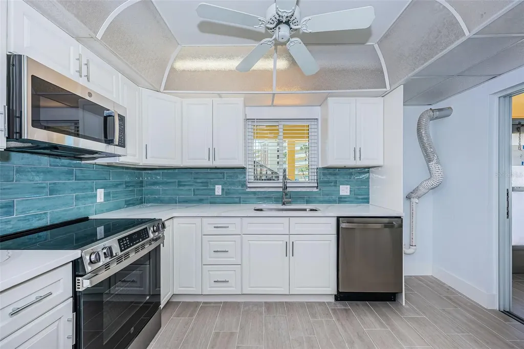 4700 Cove Circle St Petersburg FL 33708