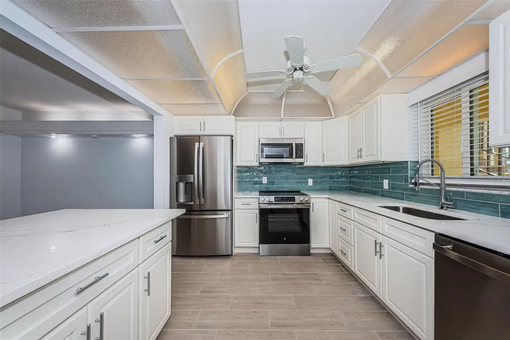 4700 Cove Circle St Petersburg FL 33708