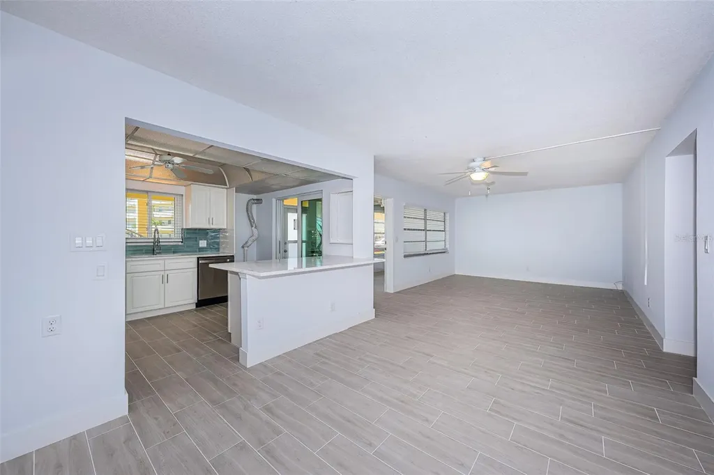 4700 Cove Circle St Petersburg FL 33708
