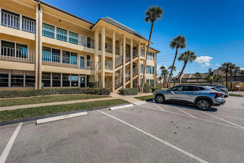 4700 Cove Circle St Petersburg FL 33708