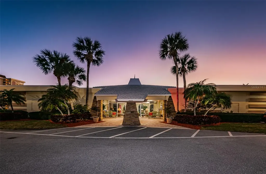 4700 Cove Circle St Petersburg FL 33708