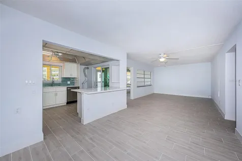 4700 Cove Circle St Petersburg FL 33708