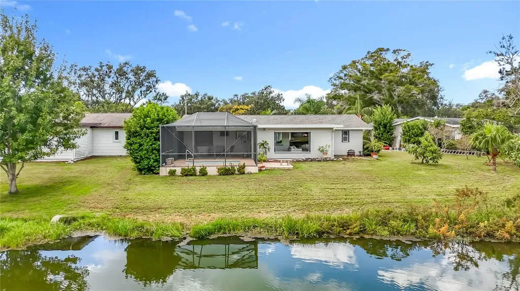 2071 Butternut Circle E Clearwater FL 33763
