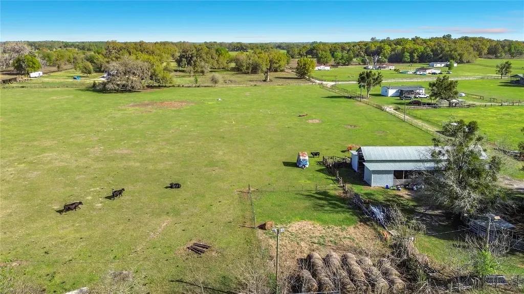855 NE 107th Road Oxford FL 34484