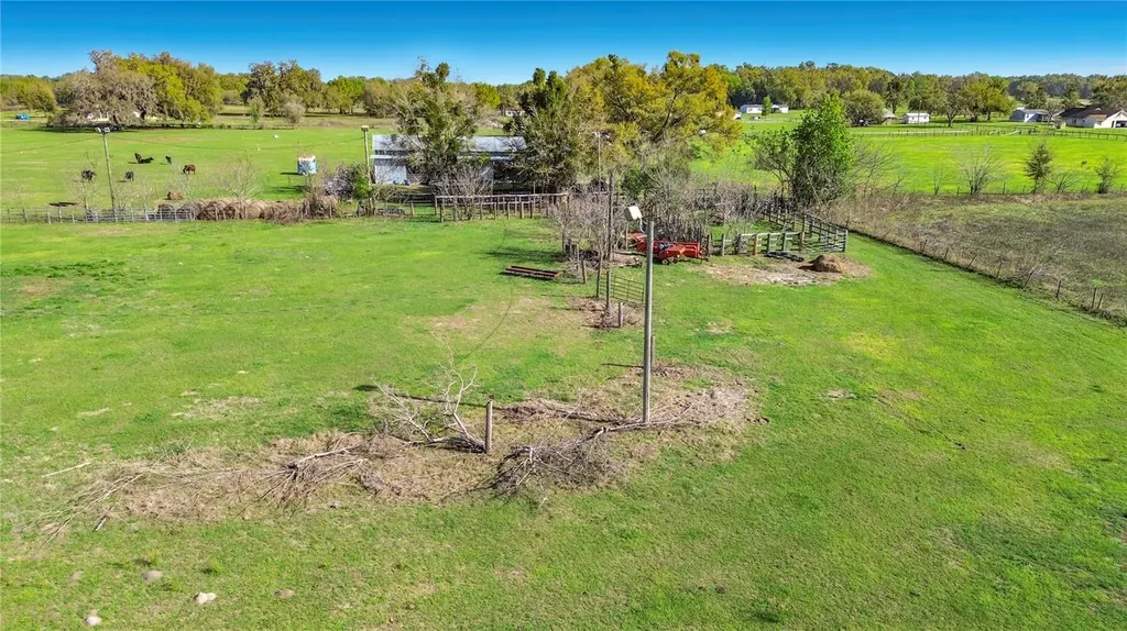 855 NE 107th Road Oxford FL 34484